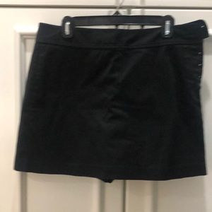 Ann Taylor Black Skort size 6